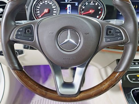 Used 2018 Mercedes-Benz E 300 4MATIC w/ Premium 1 Package image 15