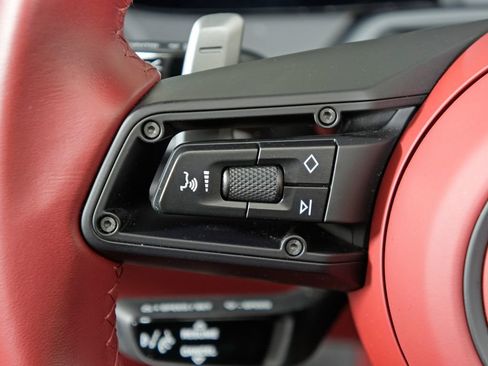 Certified 2024 Porsche 911 Carrera RWD image 33