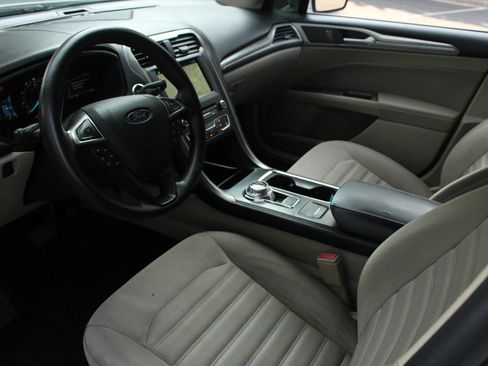 Used 2018 Ford Fusion SE FWD image 13