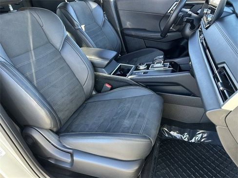 Used 2024 Mitsubishi Outlander SE image 11