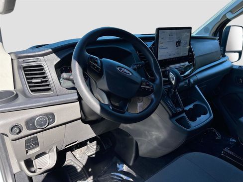 Used 2023 Ford Transit 350 XLT image 9