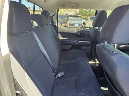 Used 2021 Toyota Tacoma SR5 w/ Trail Edition image 17