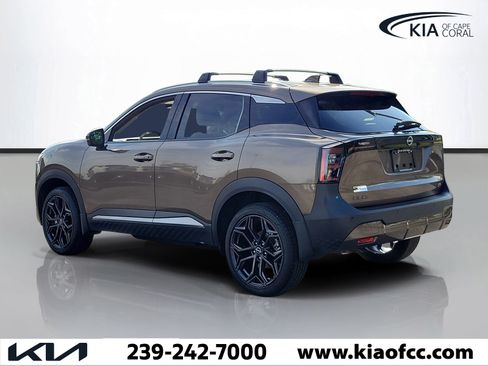 Used 2025 Nissan Kicks SR FWD image 4