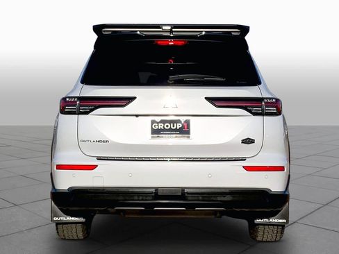 Used 2026 Mitsubishi Outlander AWD image 5