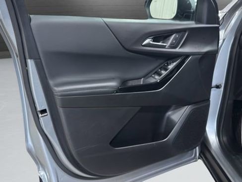 Used 2025 Chevrolet Equinox LT image 14