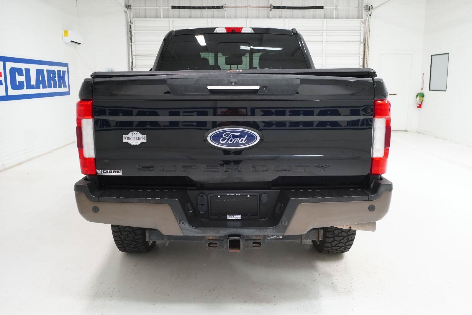 Used 2017 Ford F250 King Ranch w/ King Ranch Ultimate Package AWD/4WD image 27