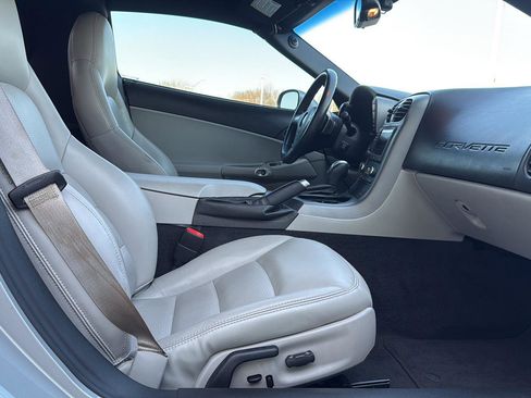 Used 2007 Chevrolet Corvette Coupe w/ Preferred Equipment Group image 30