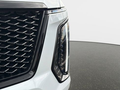 Used 2026 Cadillac Escalade Platinum Sport w/ LPO, ONYX Package AWD/4WD image 9