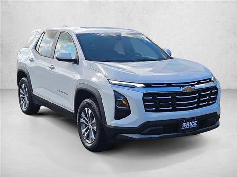 Used 2026 Chevrolet Equinox LT AWD/4WD image 3