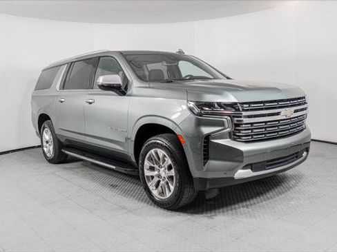 Used 2023 Chevrolet Suburban Premier image 11