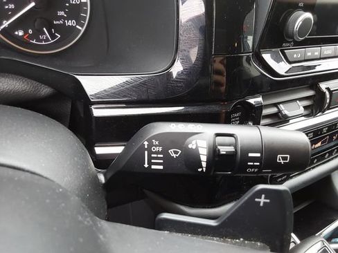 Used 2025 Nissan Pathfinder SV AWD/4WD image 30