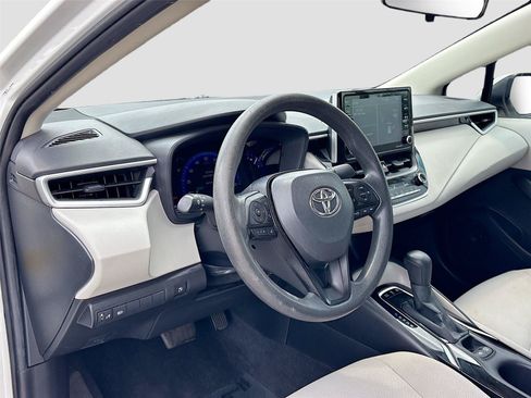 Used 2021 Toyota Corolla LE FWD image 9