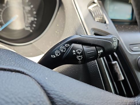 Used 2018 Ford Focus SE FWD image 20