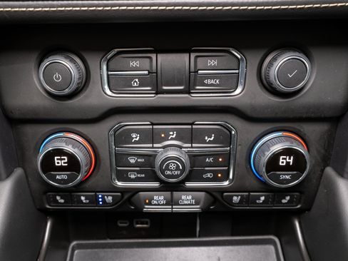 Used 2023 Chevrolet Tahoe Premier RWD image 22