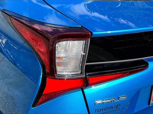 Used 2021 Toyota Prius Limited FWD image 20