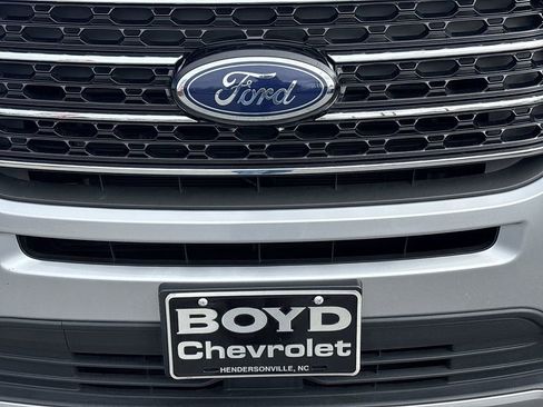 Used 2021 Ford Explorer XLT w/ Equipment Group 202A AWD/4WD image 31