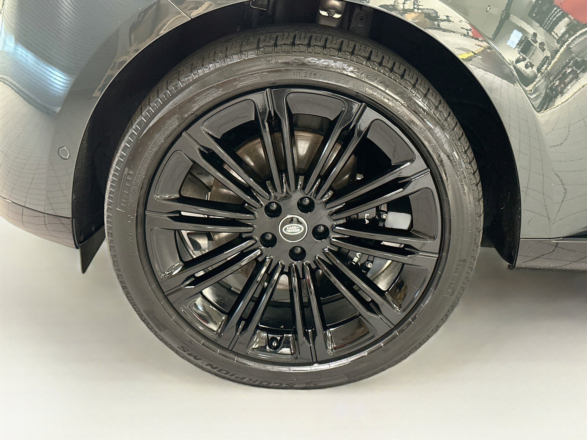 Used 2025 Land Rover Range Rover SE AWD/4WD image 33