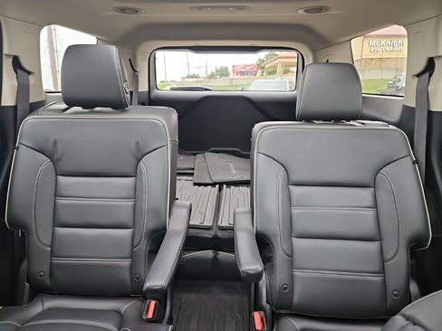 Used 2019 GMC Acadia Denali w/ Technology Package AWD/4WD image 34