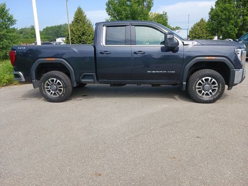 Used 2024 GMC Sierra 2500 SLE w/ SLE Value Package AWD/4WD image 8