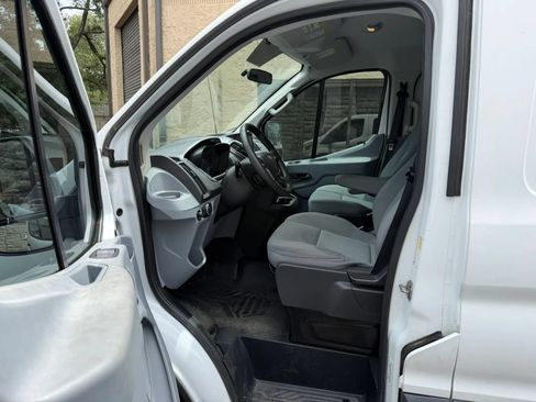 Used 2015 Ford Transit 250 130 Low Roof w/ Exterior Upgrade Package RWD image 11
