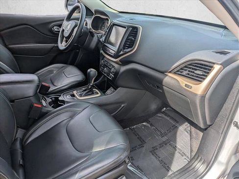 Used 2014 Jeep Cherokee Limited image 22