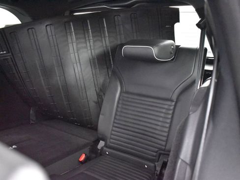 Used 2022 Land Rover Discovery HSE R-Dynamic image 28