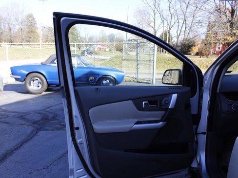 Used 2011 Ford Edge SEL w/ 202A Rapid Spec Order Code image 27