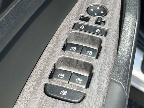 Used 2025 Kia Sportage EX FWD image 30
