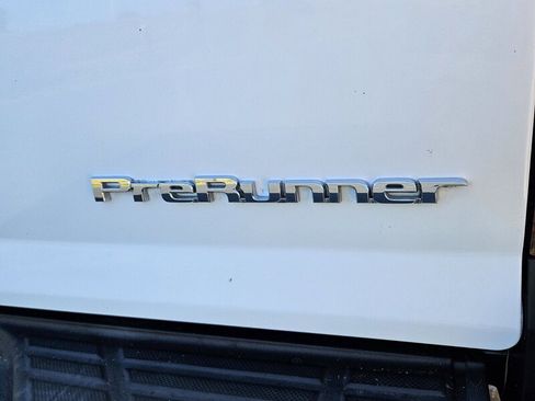 Used 2015 Toyota Tacoma PreRunner image 11