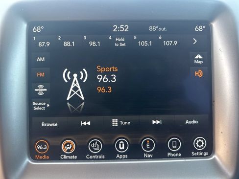 Used 2018 Jeep Compass Latitude w/ Popular Equipment Group AWD/4WD image 23