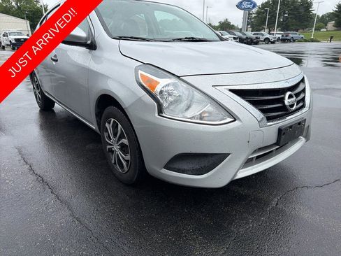 Used 2018 Nissan Versa S FWD image 6