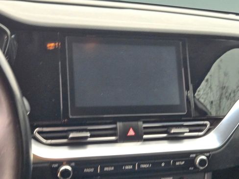 Used 2020 Kia Niro LXS image 15