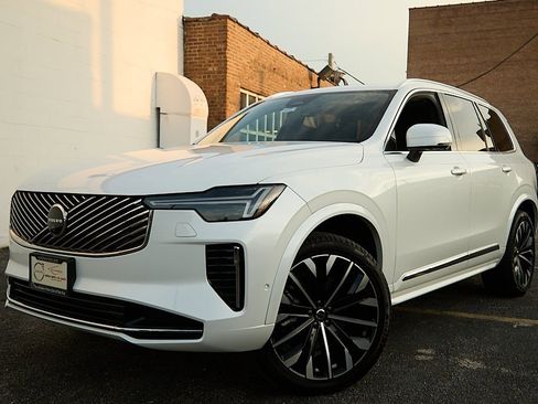 New 2025 Volvo XC90 B6 Plus w/ Protection Package Premier image 1