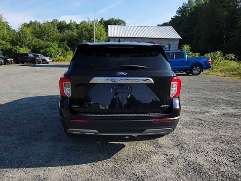 Used 2022 Ford Explorer XLT w/ Equipment Group 202A image 7