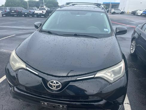 Used 2016 Toyota RAV4 LE FWD image 2
