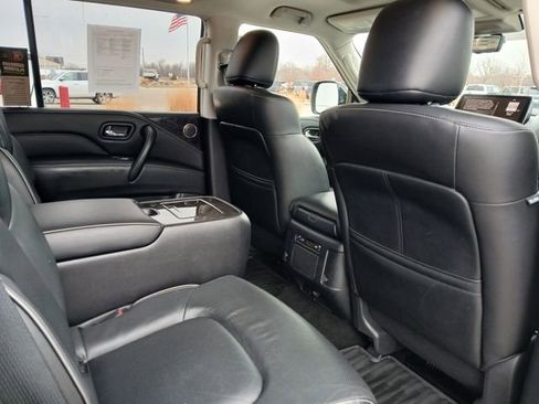 Used 2022 INFINITI QX80 Luxe w/ All-Season Package image 18
