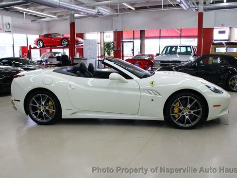 Used 2013 Ferrari California image 9