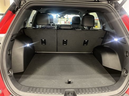 New 2026 Chevrolet Equinox LT w/ Convenience Package II AWD/4WD image 42