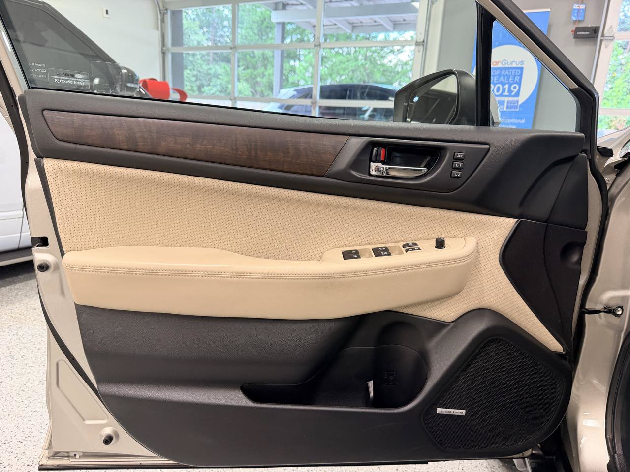Used 2017 Subaru Outback 2.5i Limited AWD/4WD image 11
