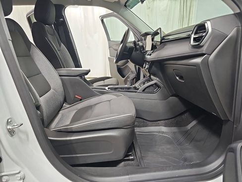 Certified 2024 Chevrolet TrailBlazer LT w/ Driver Confidence Package image 13