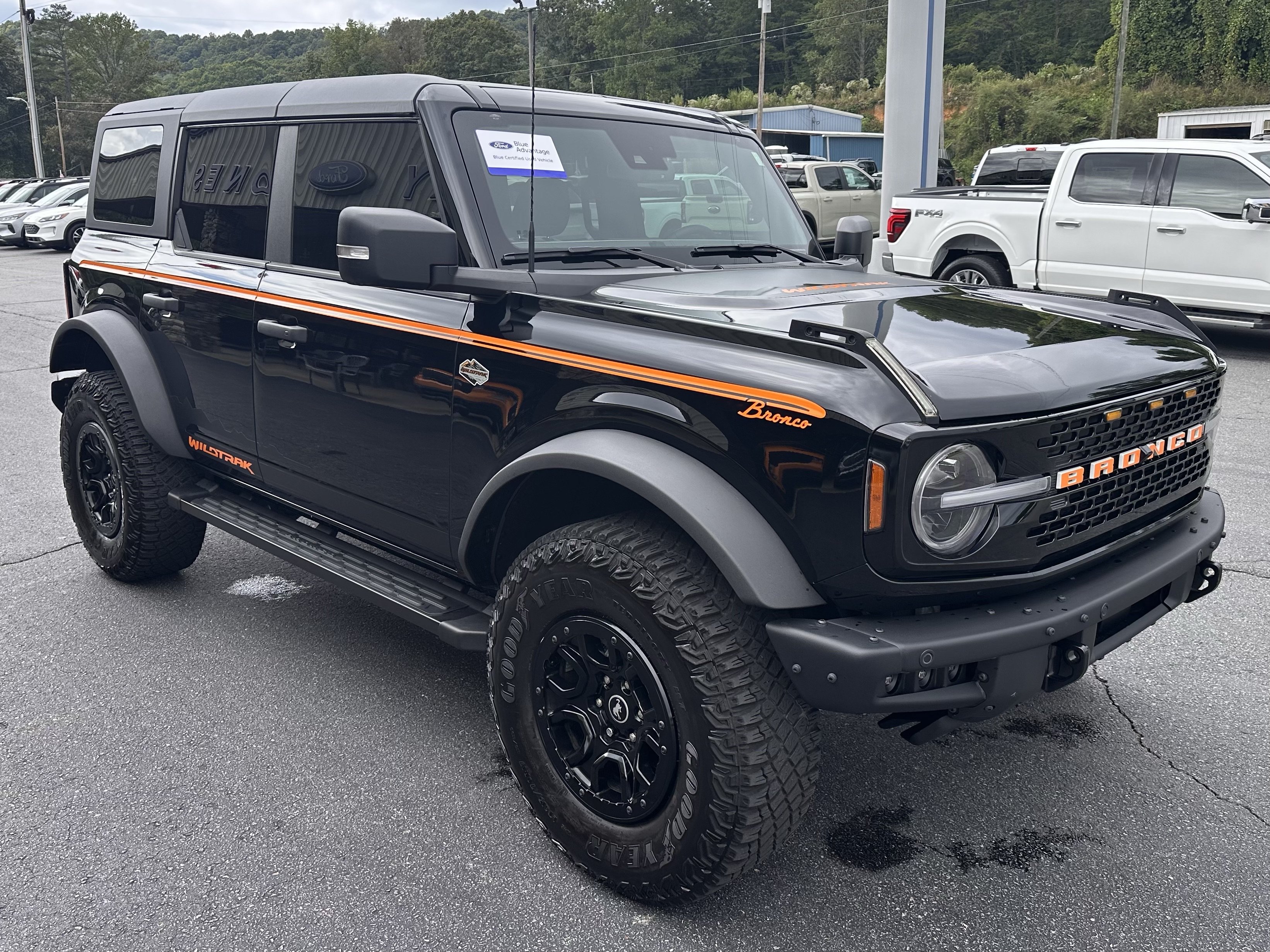 Certified 2024 Ford Bronco Wildtrak AWD/4WD image 4