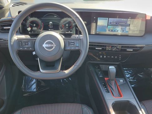 Used 2025 Nissan Kicks SR AWD/4WD image 4