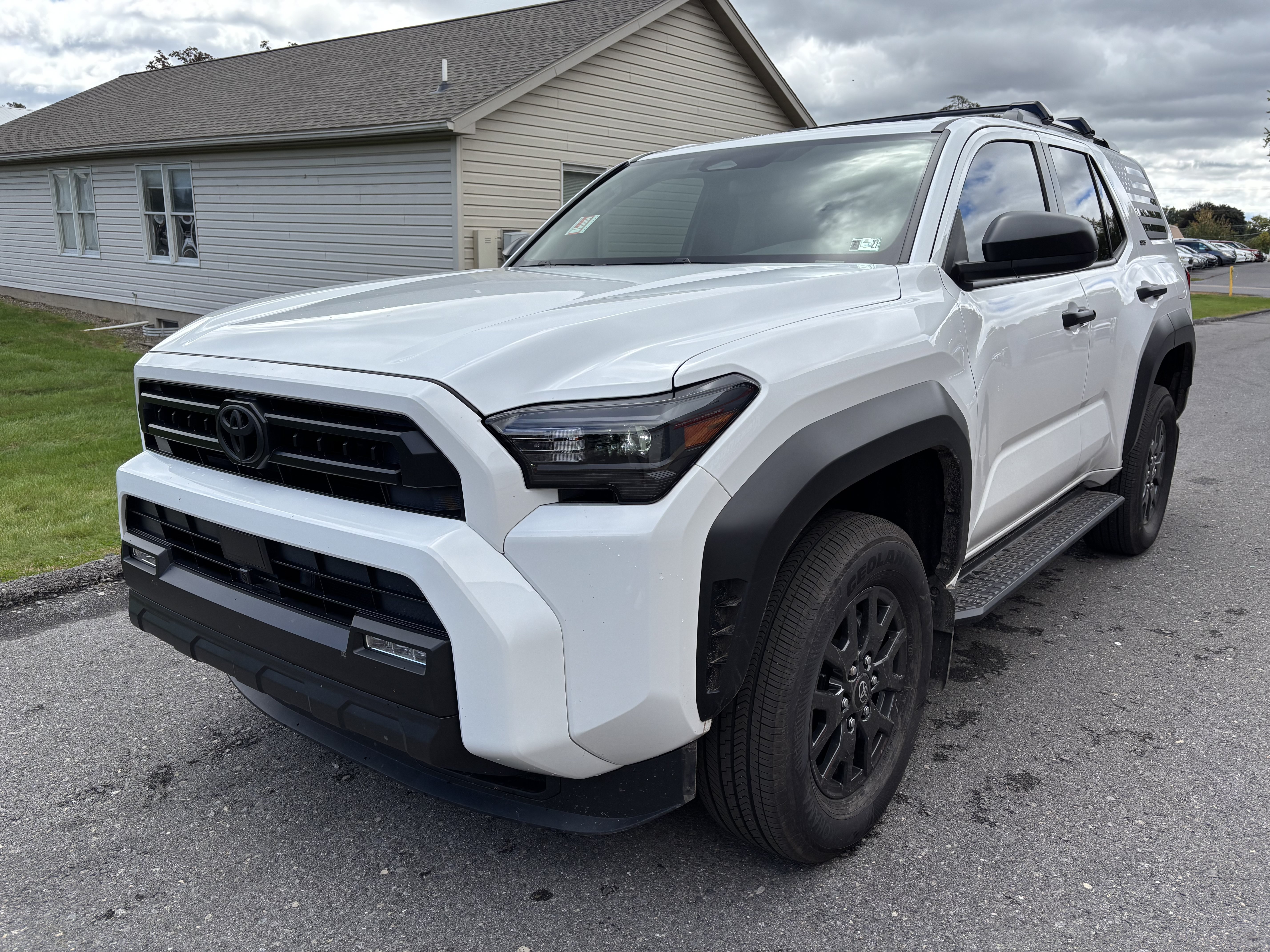 Used 2025 Toyota 4Runner SR5 AWD/4WD image 8