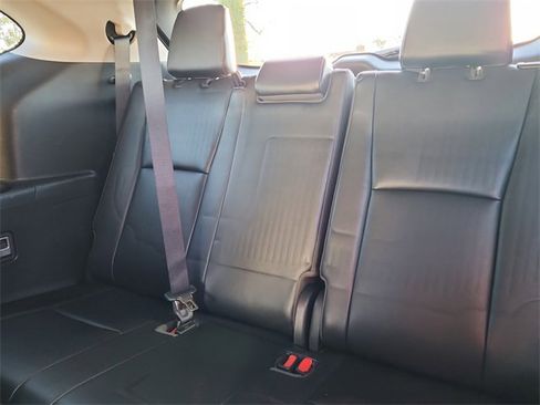 Used 2022 Toyota Highlander Limited image 16