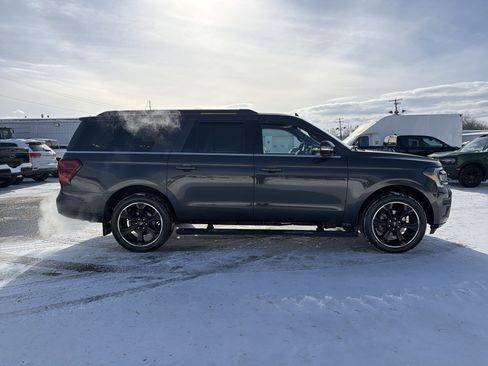 Used 2022 Ford Expedition Max Limited w/ Equipment Group 303A image 4