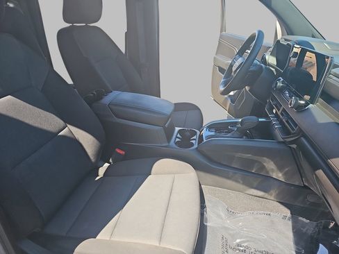 Used 2023 Chevrolet Colorado Trail Boss w/ Technology Package AWD/4WD image 13