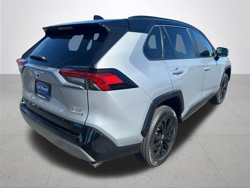 Used 2024 Toyota RAV4 XSE AWD/4WD image 7