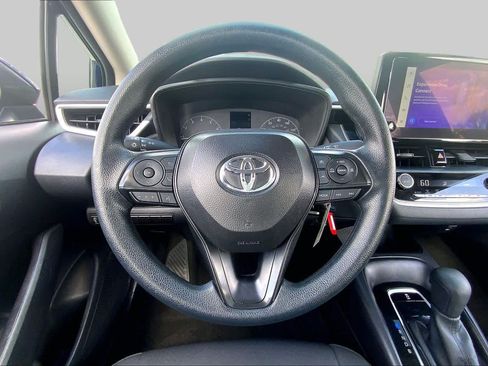 Used 2025 Toyota Corolla LE FWD image 6
