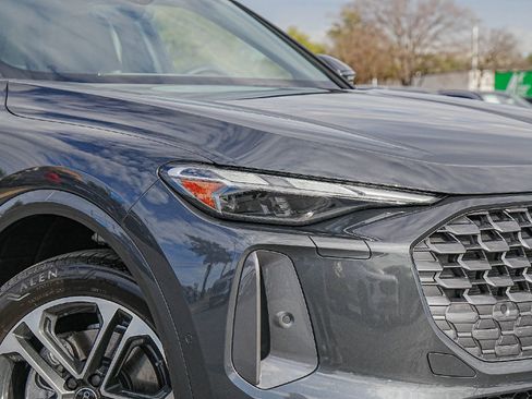 Certified 2025 Audi Q5 Premium w/ Convenience Package image 2