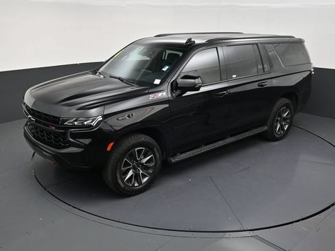 Used 2024 Chevrolet Suburban Z71 w/ Luxury Package AWD/4WD image 12